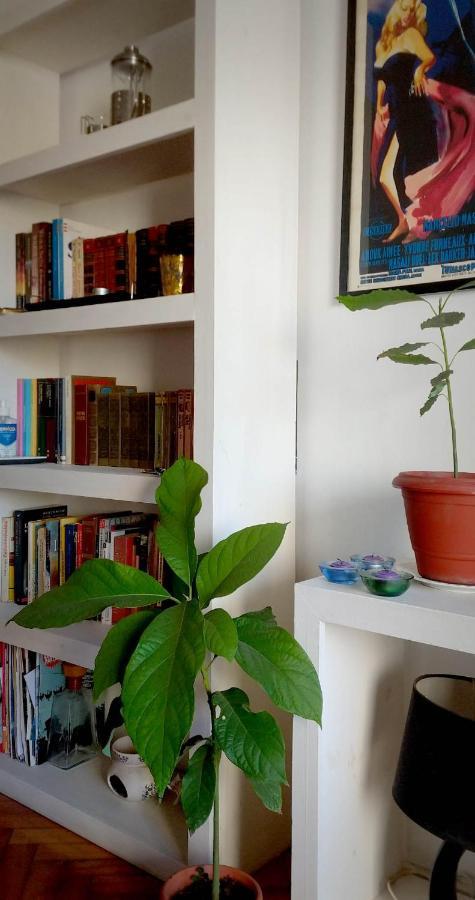 Depto 2 Ambientes Muy Luminoso Con Wifi Y Vista A La Plaza Apartman Buenos Aires Kültér fotó