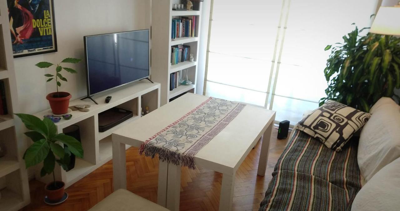 Depto 2 Ambientes Muy Luminoso Con Wifi Y Vista A La Plaza Apartman Buenos Aires Kültér fotó
