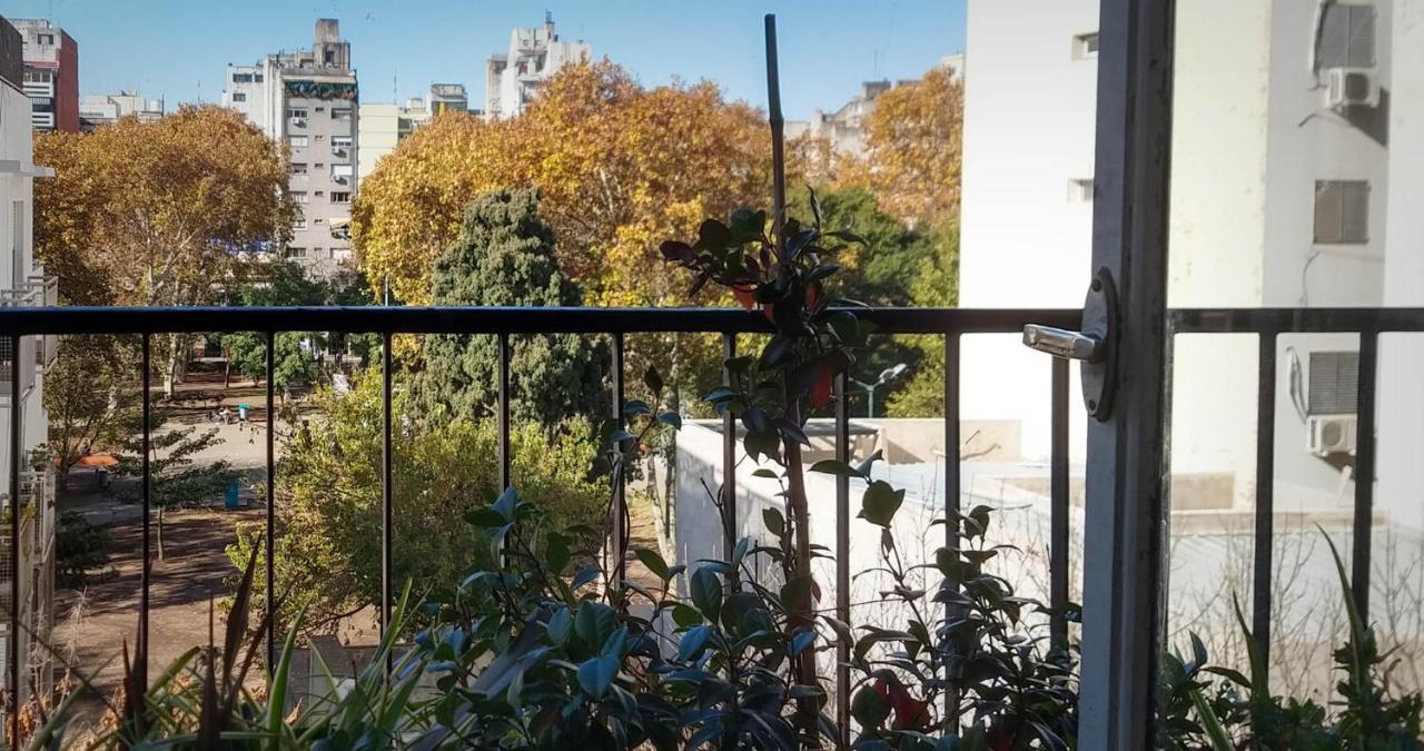 Depto 2 Ambientes Muy Luminoso Con Wifi Y Vista A La Plaza Apartman Buenos Aires Kültér fotó