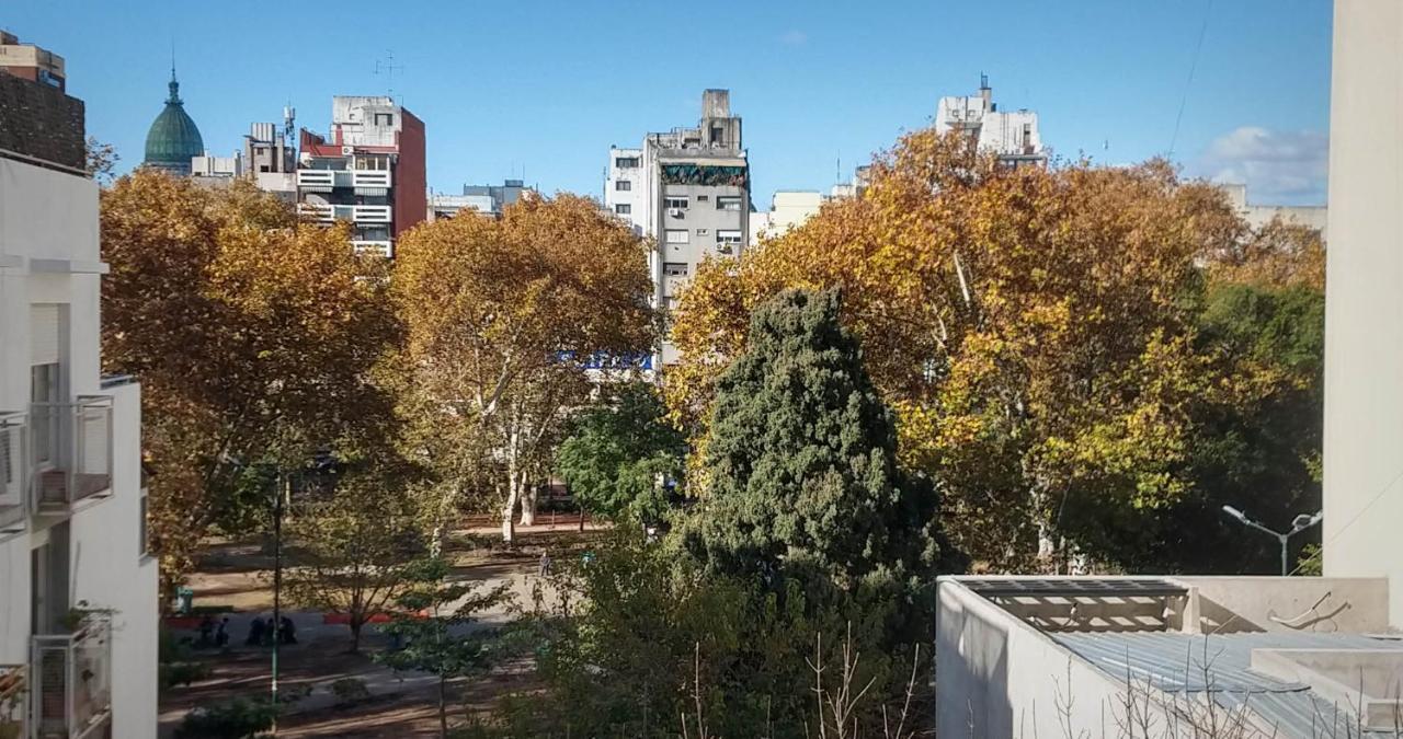 Depto 2 Ambientes Muy Luminoso Con Wifi Y Vista A La Plaza Apartman Buenos Aires Kültér fotó