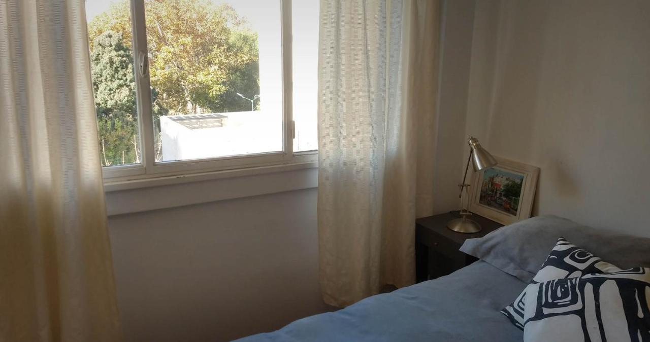 Depto 2 Ambientes Muy Luminoso Con Wifi Y Vista A La Plaza Apartman Buenos Aires Kültér fotó